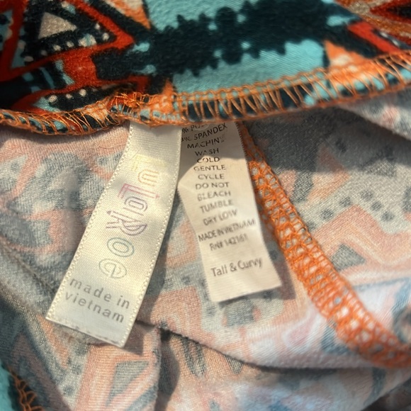 LuLaRoe Leggings - Picture 2 of 3